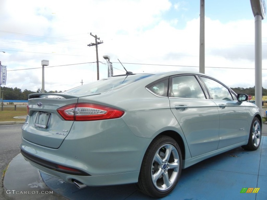 2013 Fusion Hybrid SE - Ice Storm Metallic / SE Appearance Package Charcoal Black/Red Stitching photo #3