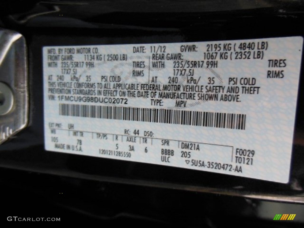 2013 Escape SE 2.0L EcoBoost 4WD - Tuxedo Black Metallic / Charcoal Black photo #20