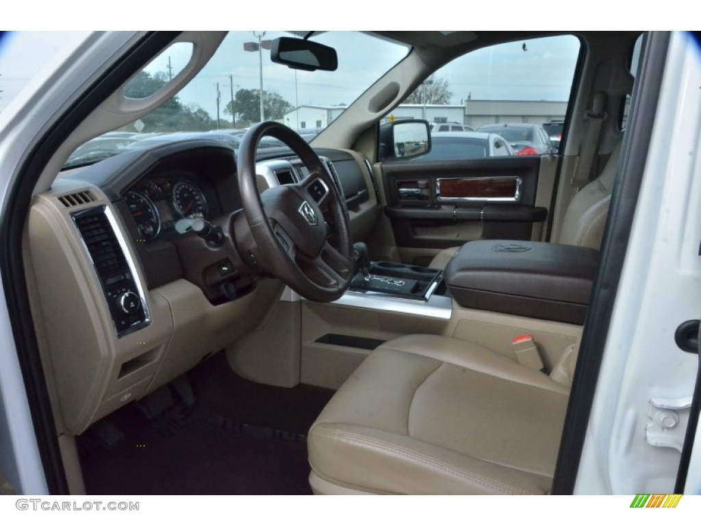 2011 Ram 1500 Laramie Crew Cab - Bright White / Light Pebble Beige/Bark Brown photo #18