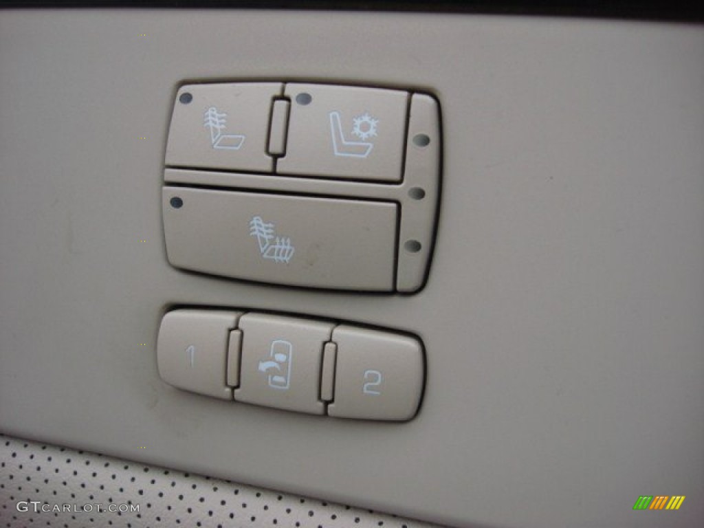 2006 Cadillac DTS Performance Controls Photo #74936646