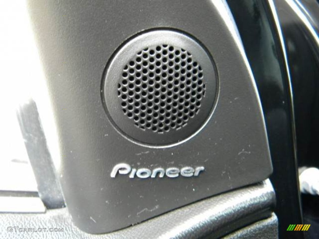 2009 Chevrolet Cobalt SS Coupe Audio System Photos