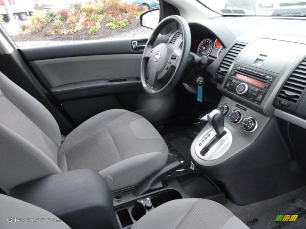 2011 Sentra 2.0 - Brilliant Silver Metallic / Charcoal photo #14