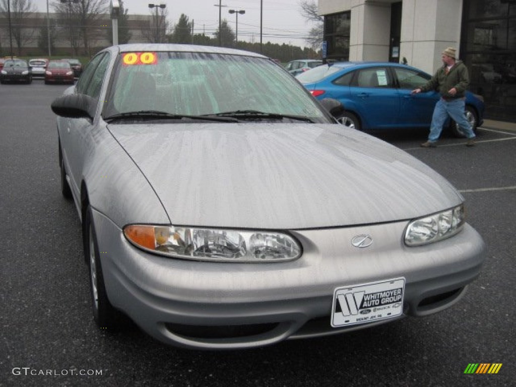 2000 Alero GX Sedan - Silvermist / Pewter photo #2