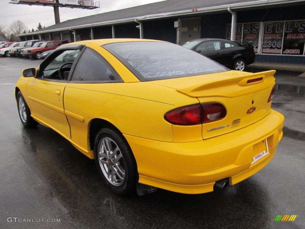 2002 Cavalier LS Sport Coupe - Yellow / Graphite photo #3