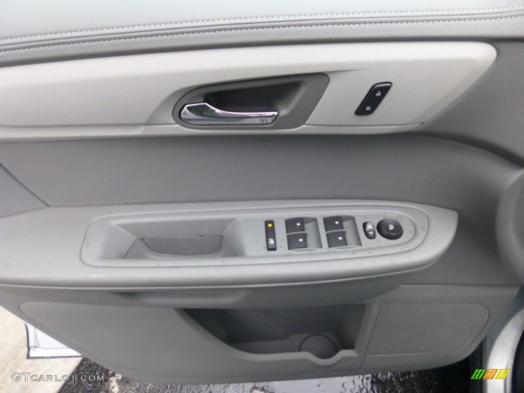 2013 Chevrolet Traverse LS AWD Door Panel Photos