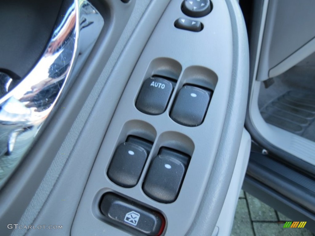 2005 Malibu LS V6 Sedan - Black / Gray photo #12