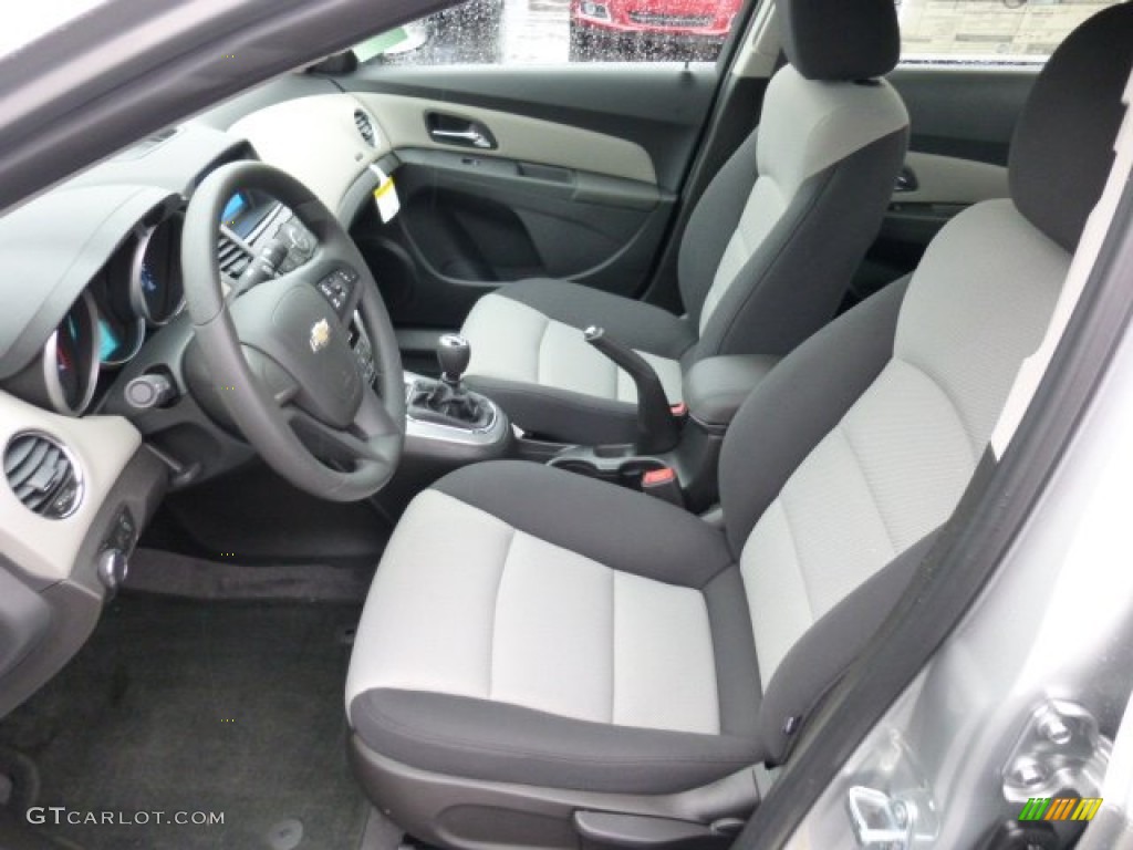 2013 Chevrolet Cruze LS Front Seat Photo #74953691