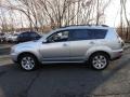 2011 Cool Silver Metallic Mitsubishi Outlander SE AWD  photo #3