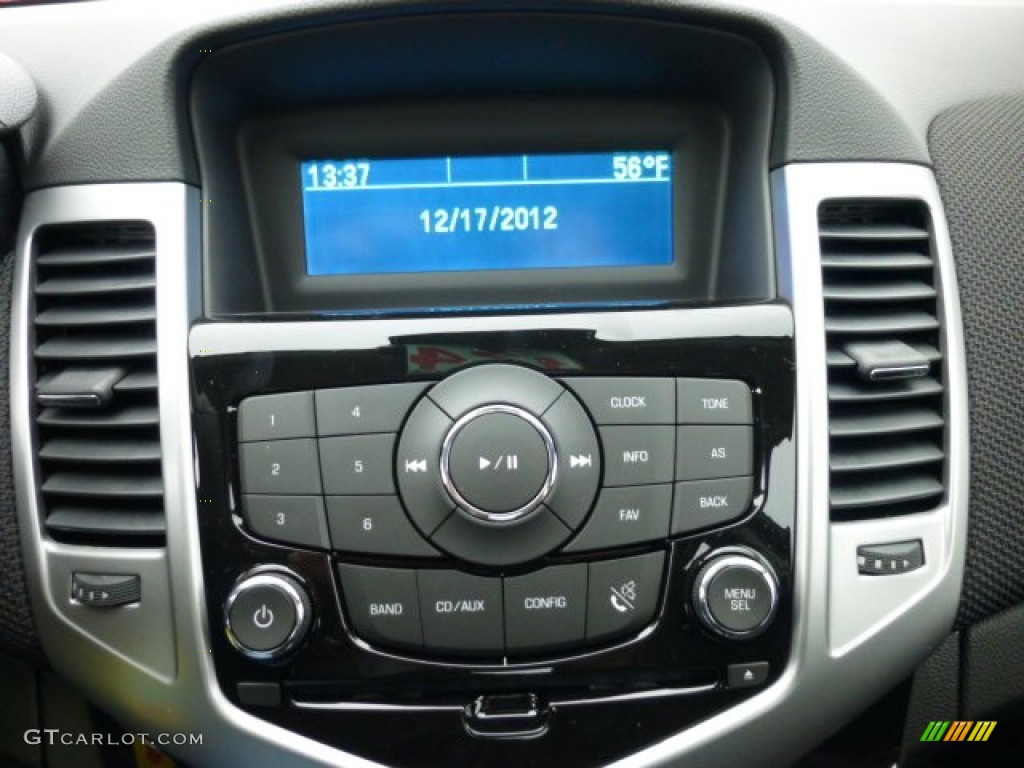 2013 Chevrolet Cruze LT/RS Controls Photo #74954435