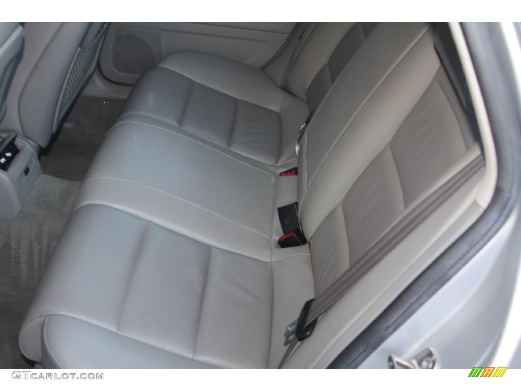 2008 A4 2.0T quattro Sedan - Light Silver Metallic / Light Gray photo #20