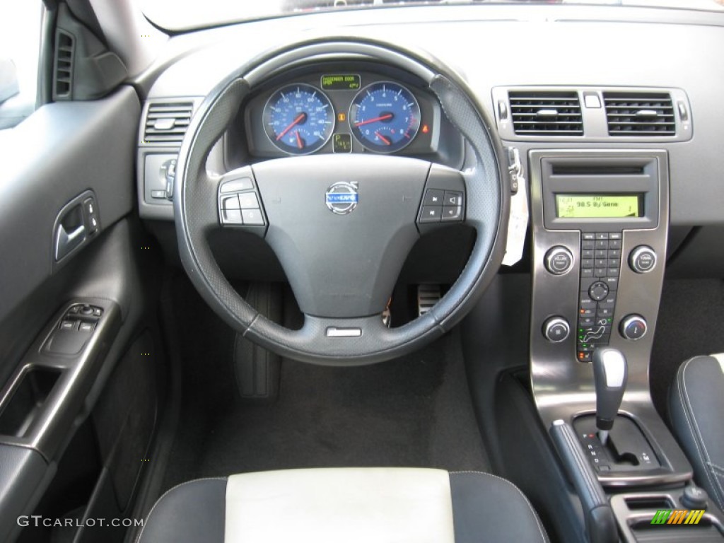 2008 Volvo C30 T5 Version 2.0 R-Design Steering Wheel Photos
