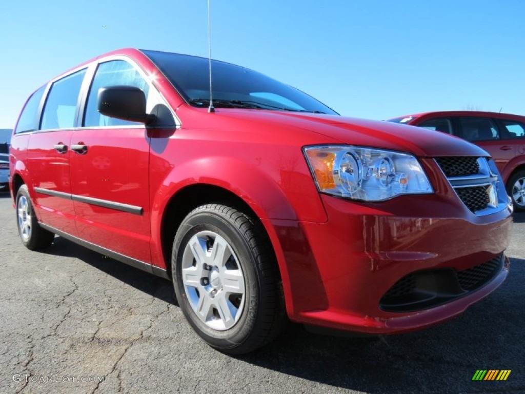 2013 Grand Caravan American Value Package - Redline 2 Coat Pearl / Black/Light Graystone photo #4