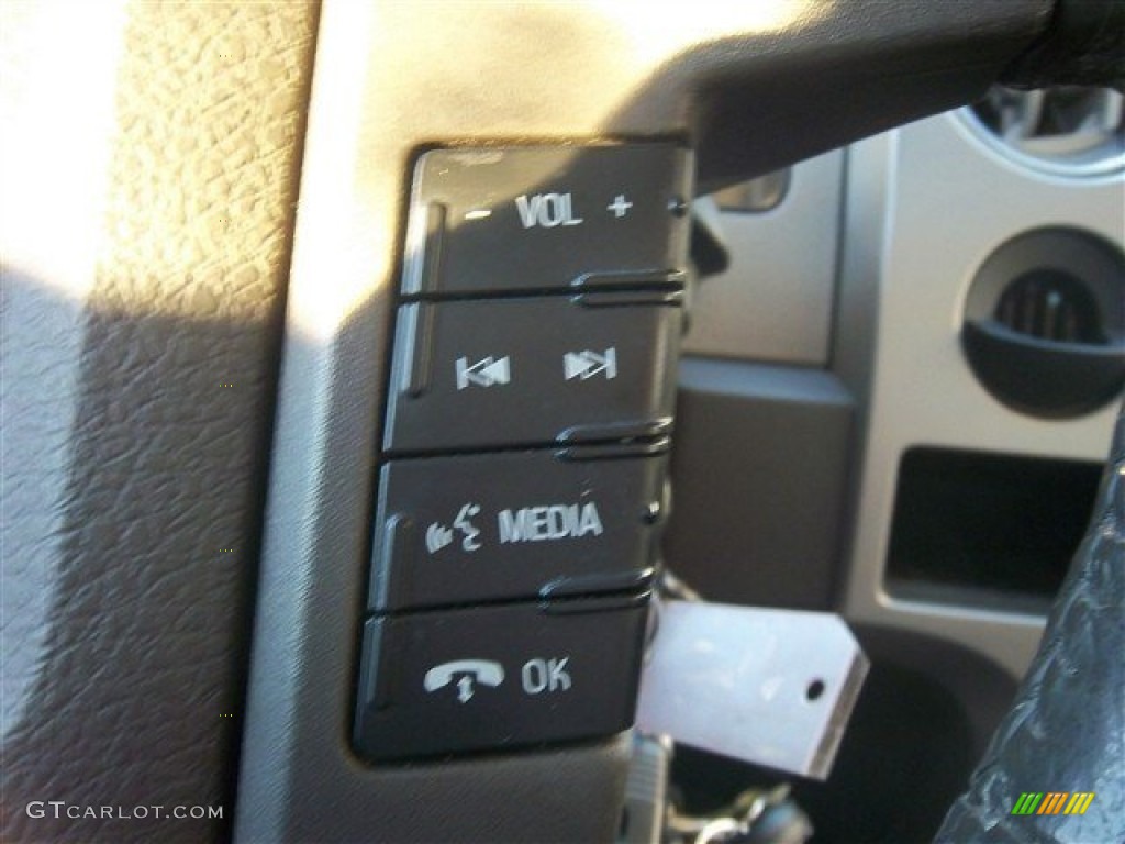 2010 F150 XLT SuperCrew - Dark Blue Pearl Metallic / Medium Stone photo #20