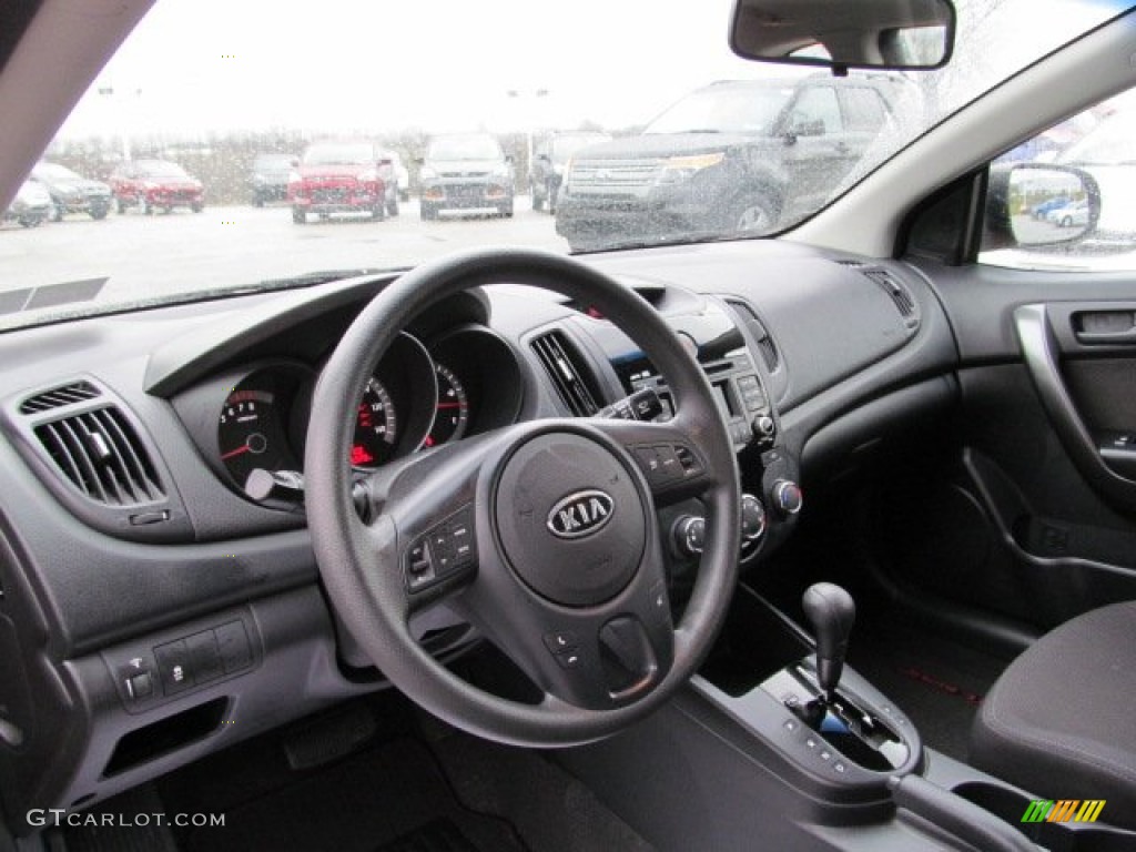 2010 Kia Forte Koup EX Dashboard Photos