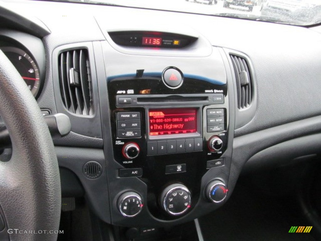 2010 Kia Forte Koup EX Controls Photo #74958385