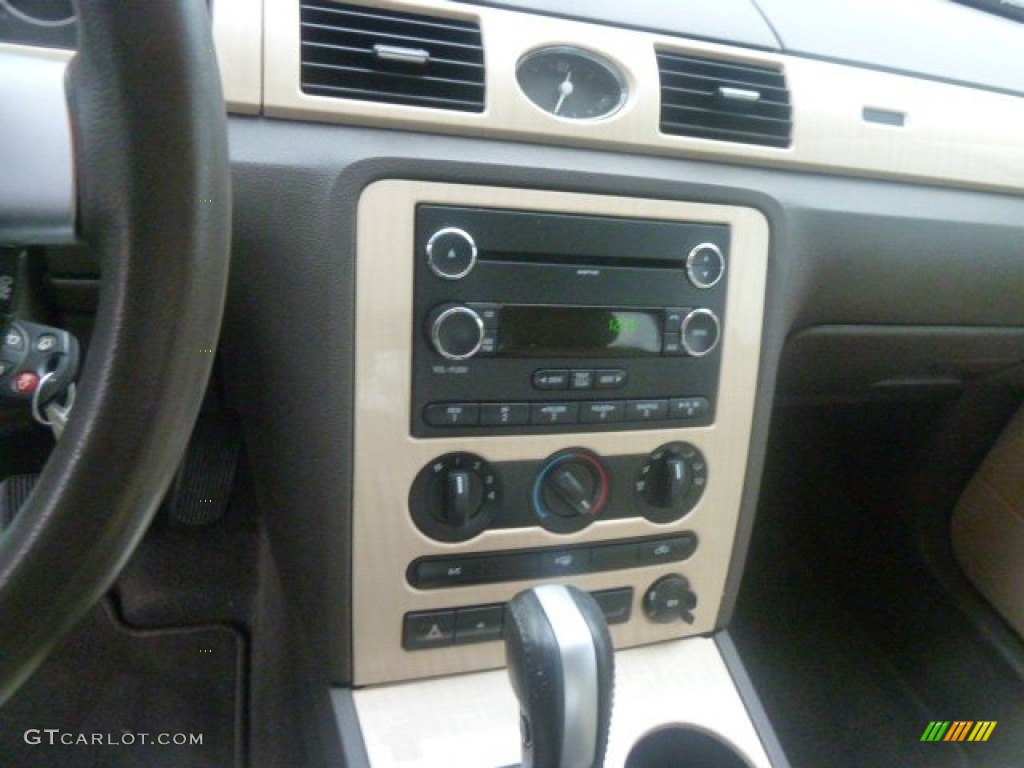 2008 Mercury Sable Sedan Controls Photos