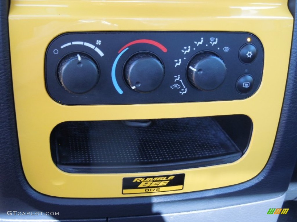 2004 Ram 1500 SLT Rumble Bee Regular Cab - Solar Yellow / Dark Slate Gray photo #13