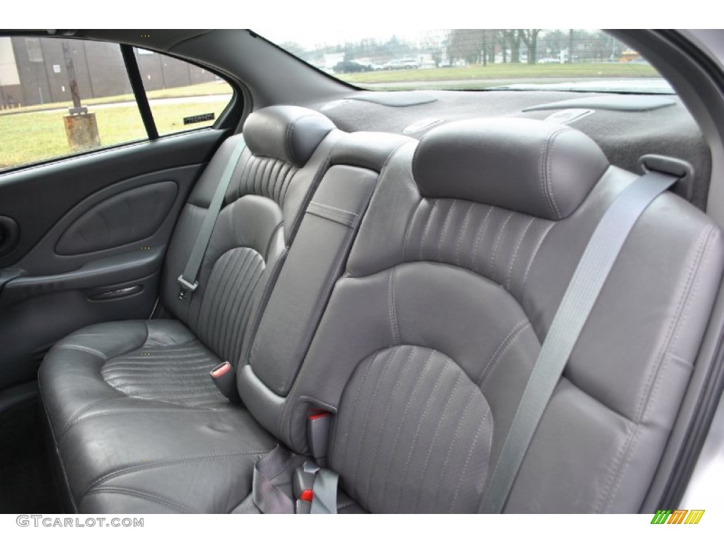 2000 Pontiac Bonneville SE Rear Seat Photo #74961748