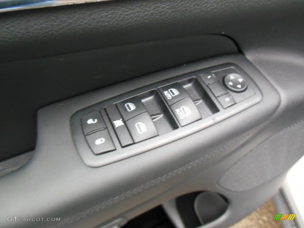 2013 Grand Cherokee Limited 4x4 - Bright Silver Metallic / Black photo #15