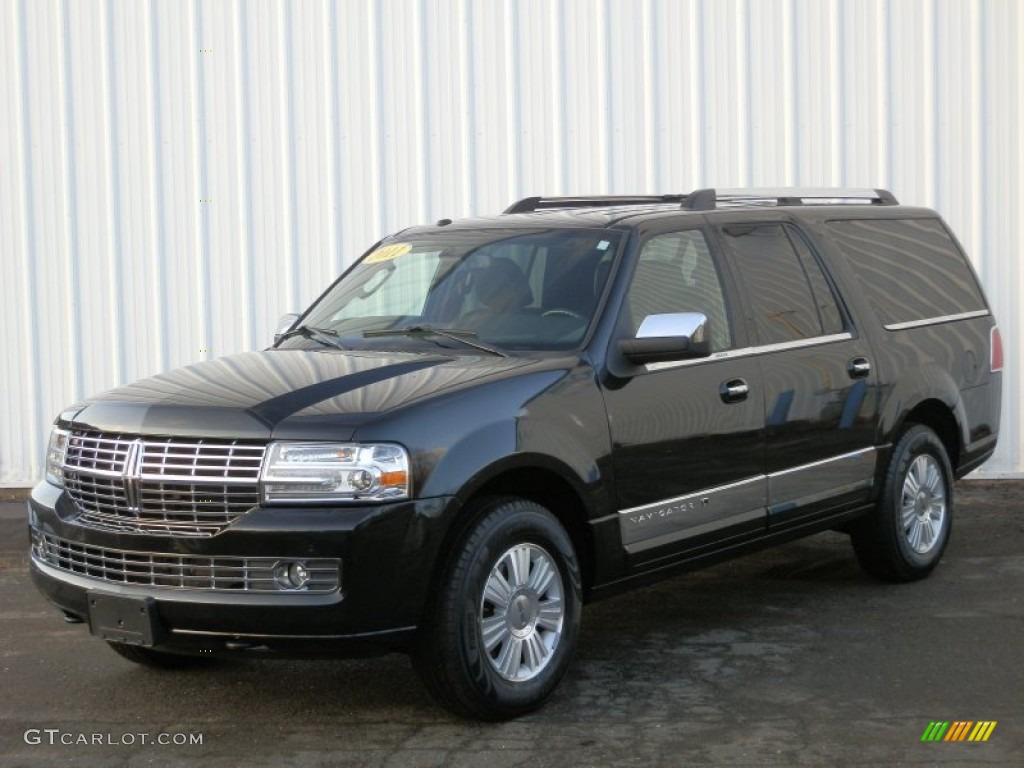 Black Lincoln Navigator