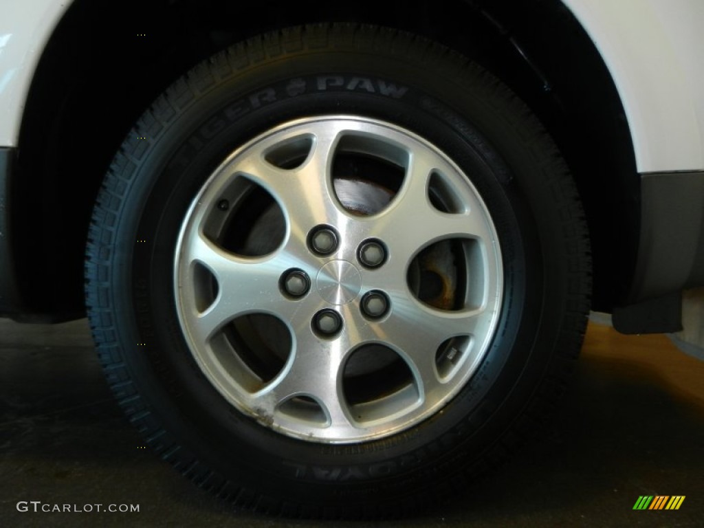 2004 Saturn VUE Standard VUE Model Wheel Photo #74967389