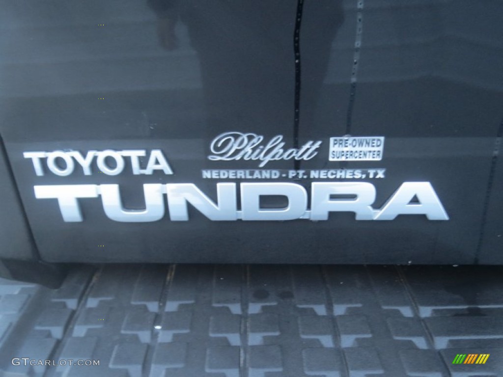2011 Tundra SR5 Double Cab - Black / Graphite Gray photo #17