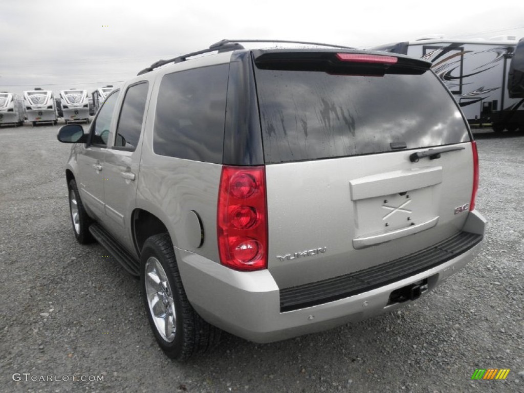 2013 Yukon SLE - Champagne Silver Metallic / Ebony photo #17