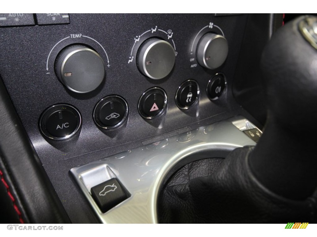 2007 Aston Martin V8 Vantage Coupe Controls Photo #74970598