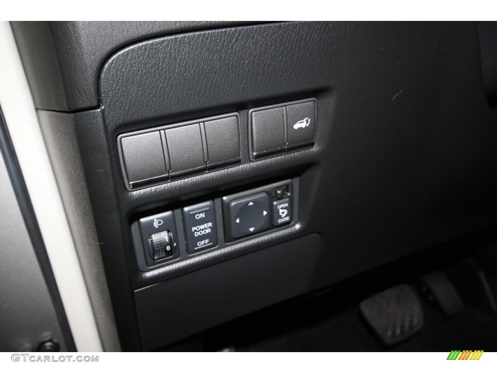 2011 QX 56 - Platinum Graphite / Graphite photo #35