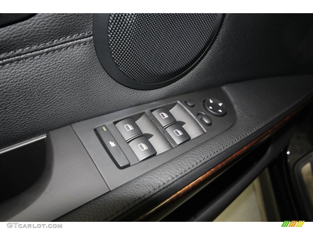 2010 3 Series 328i Sedan - Jet Black / Black photo #16