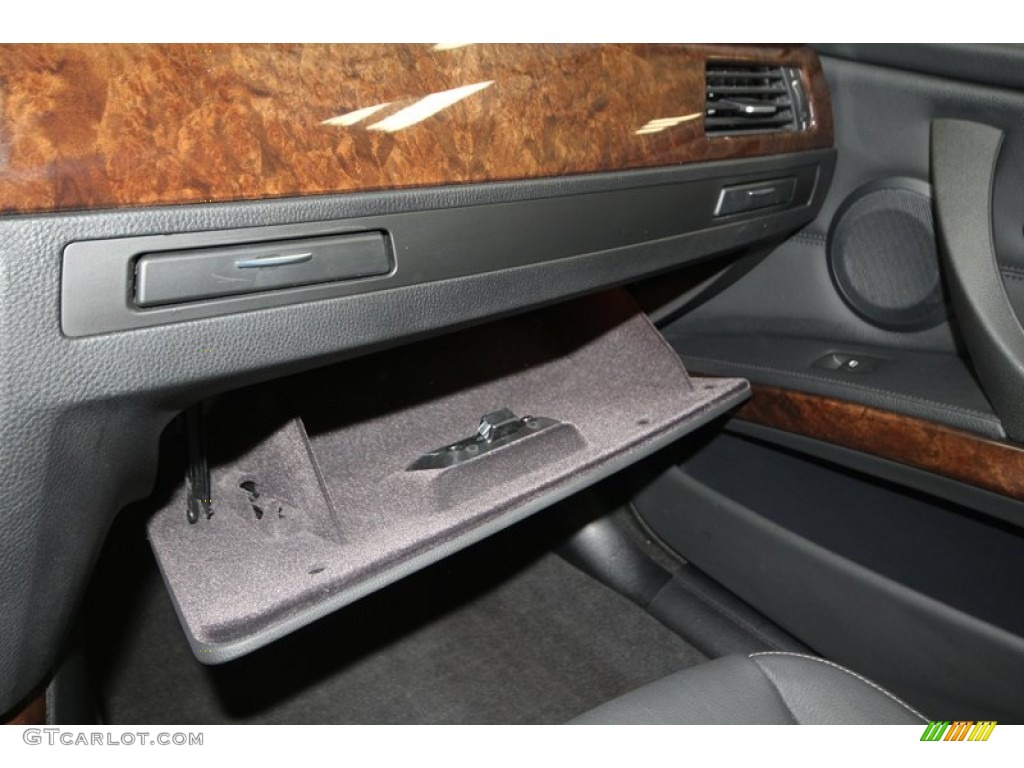 2010 3 Series 328i Sedan - Jet Black / Black photo #18