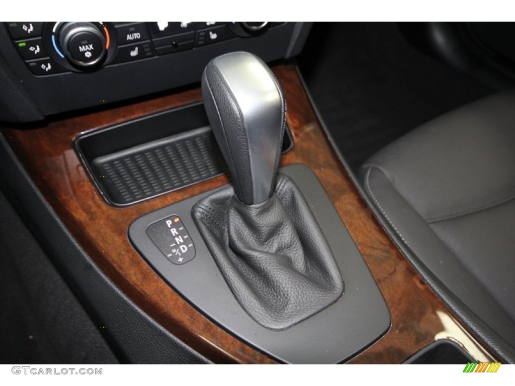 2010 3 Series 328i Sedan - Jet Black / Black photo #21