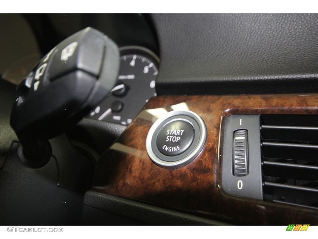 2010 3 Series 328i Sedan - Jet Black / Black photo #23