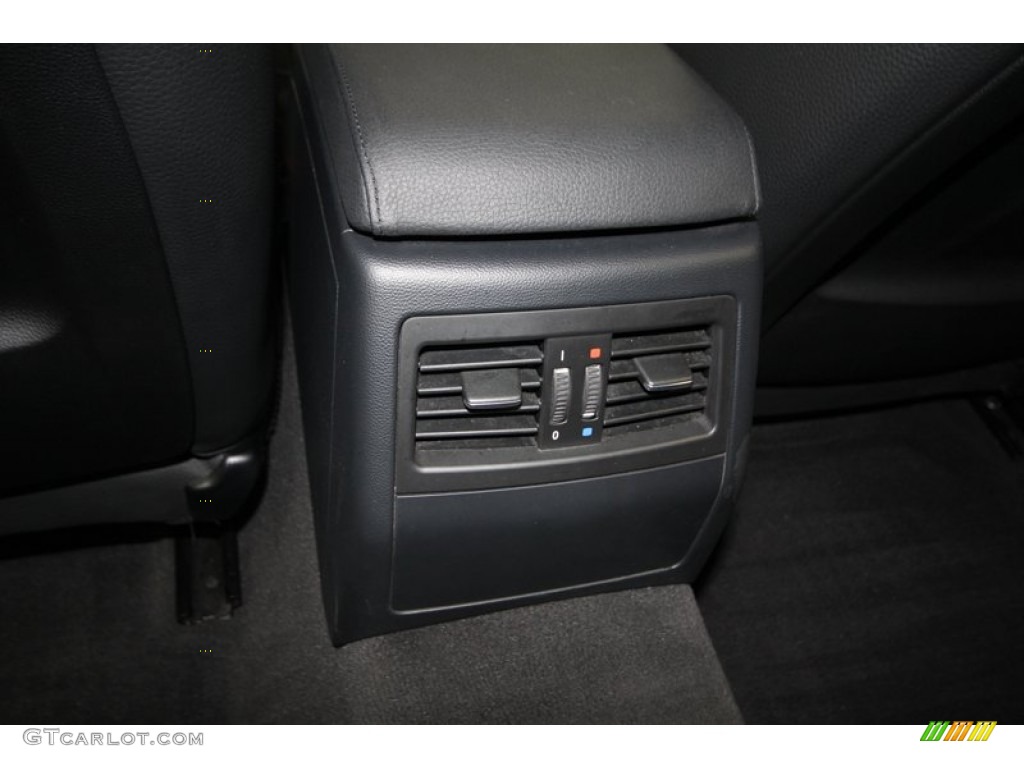 2010 3 Series 328i Sedan - Jet Black / Black photo #30