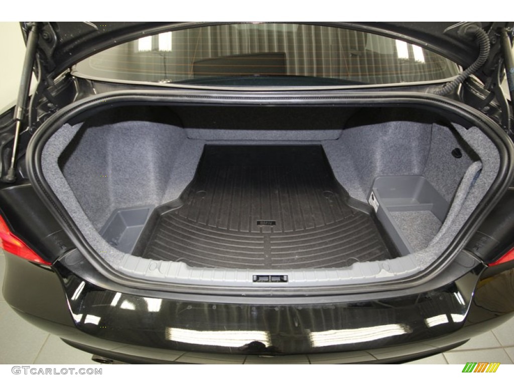 2010 3 Series 328i Sedan - Jet Black / Black photo #31