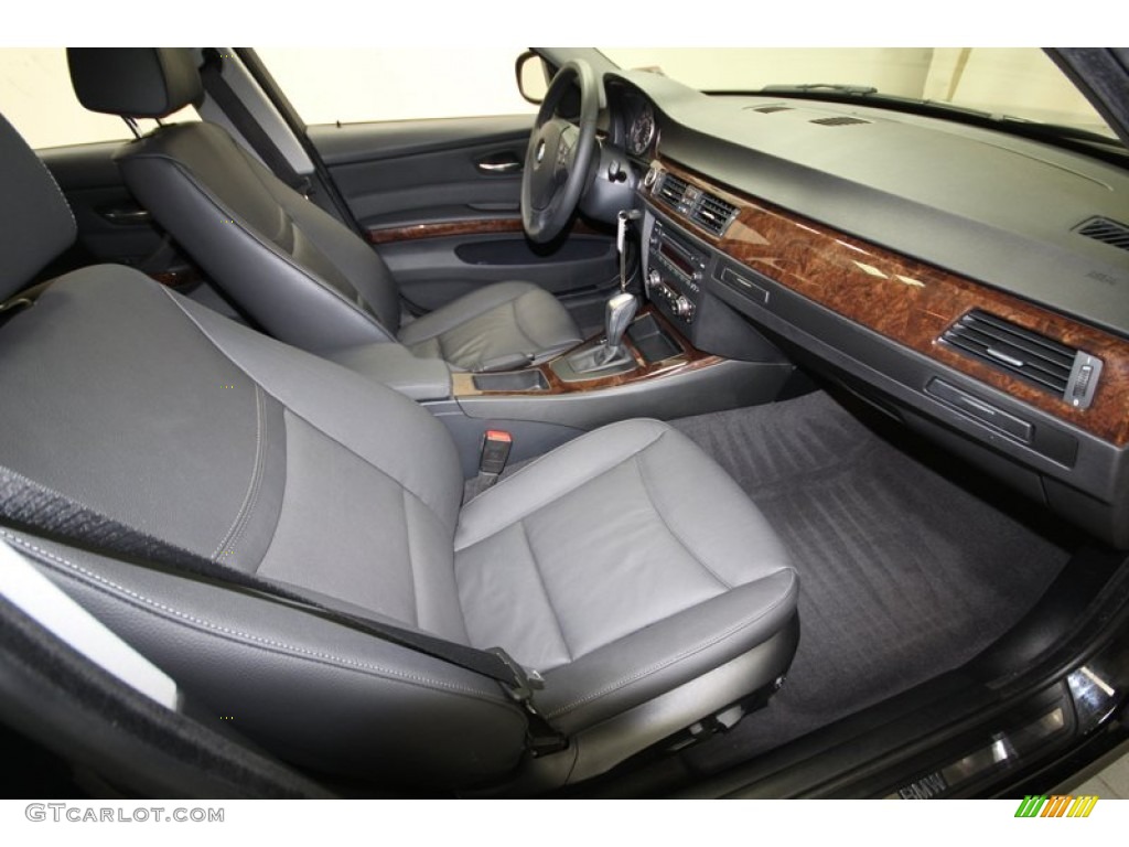 2010 3 Series 328i Sedan - Jet Black / Black photo #35