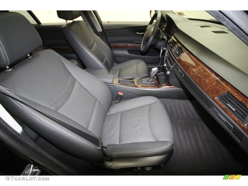 2010 3 Series 328i Sedan - Jet Black / Black photo #38