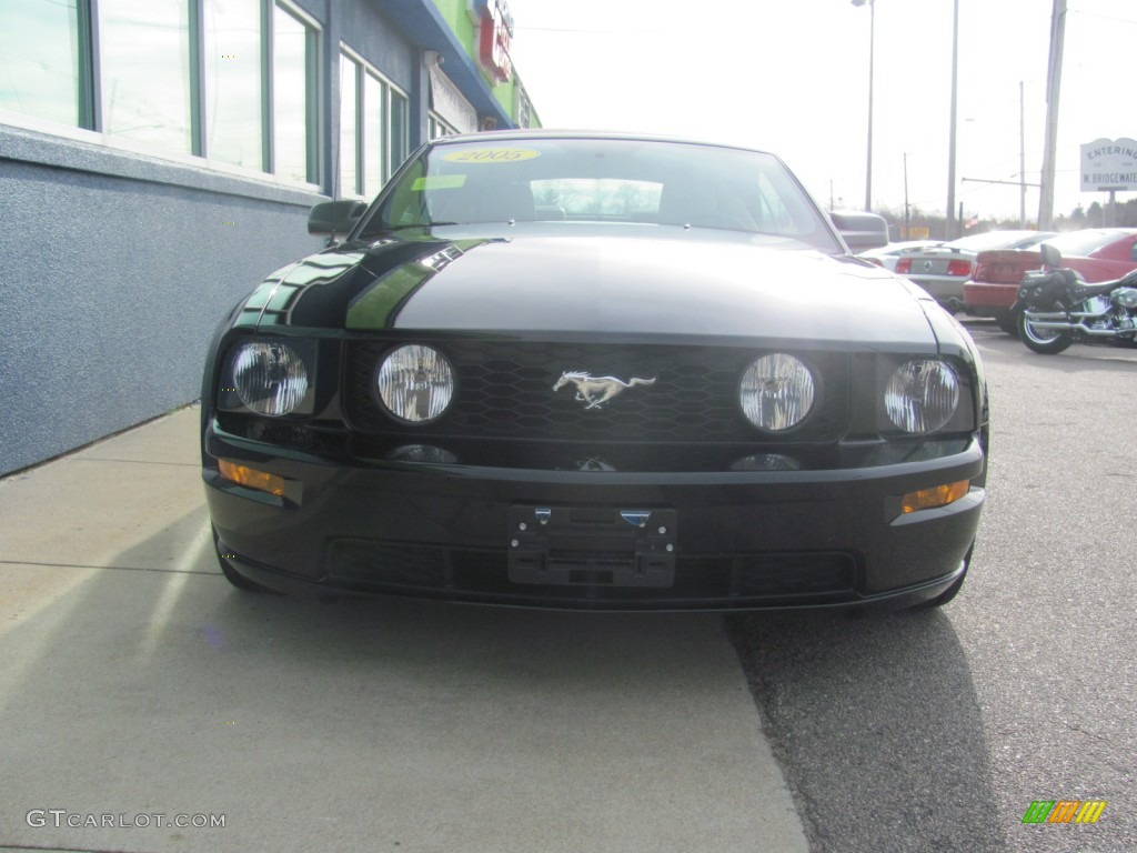 2005 Mustang GT Premium Convertible - Black / Medium Parchment photo #2