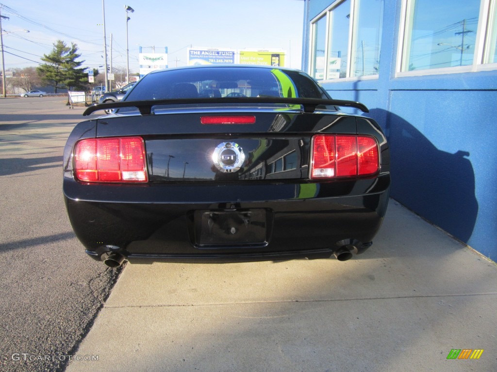 2006 Mustang GT Deluxe Coupe - Black / Dark Charcoal photo #4