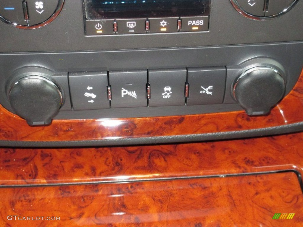 2013 Suburban LTZ 4x4 - Blue Ray Metallic / Ebony photo #26
