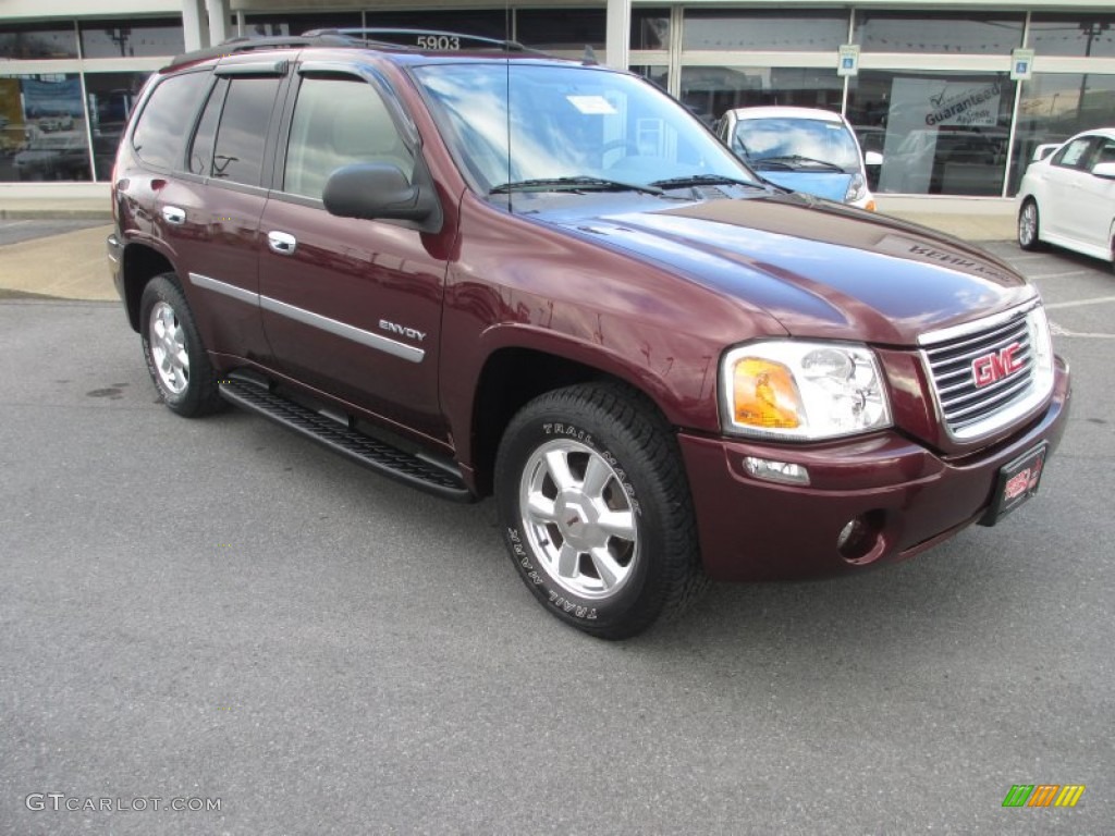 2006 Envoy SLE 4x4 - Cranberry Red Metallic / Light Gray photo #1