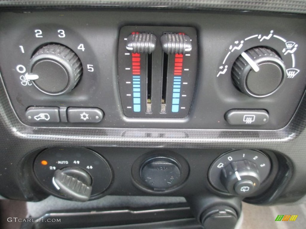 2006 GMC Envoy SLE 4x4 Controls Photo #74981014