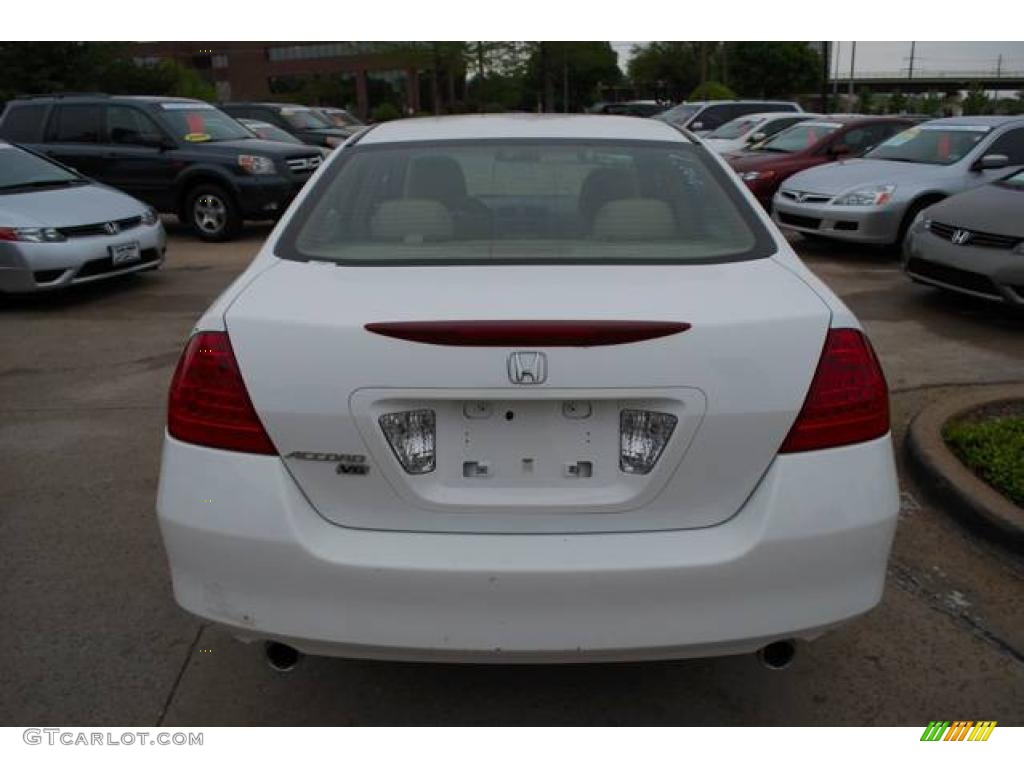 2007 Accord SE V6 Sedan - Taffeta White / Ivory photo #6