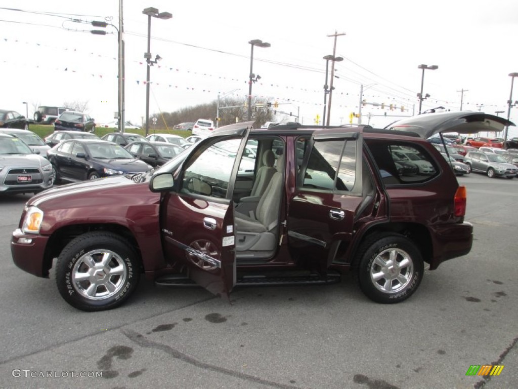 2006 Envoy SLE 4x4 - Cranberry Red Metallic / Light Gray photo #37