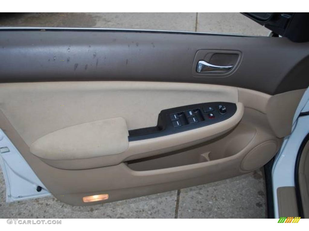 2007 Accord SE V6 Sedan - Taffeta White / Ivory photo #12