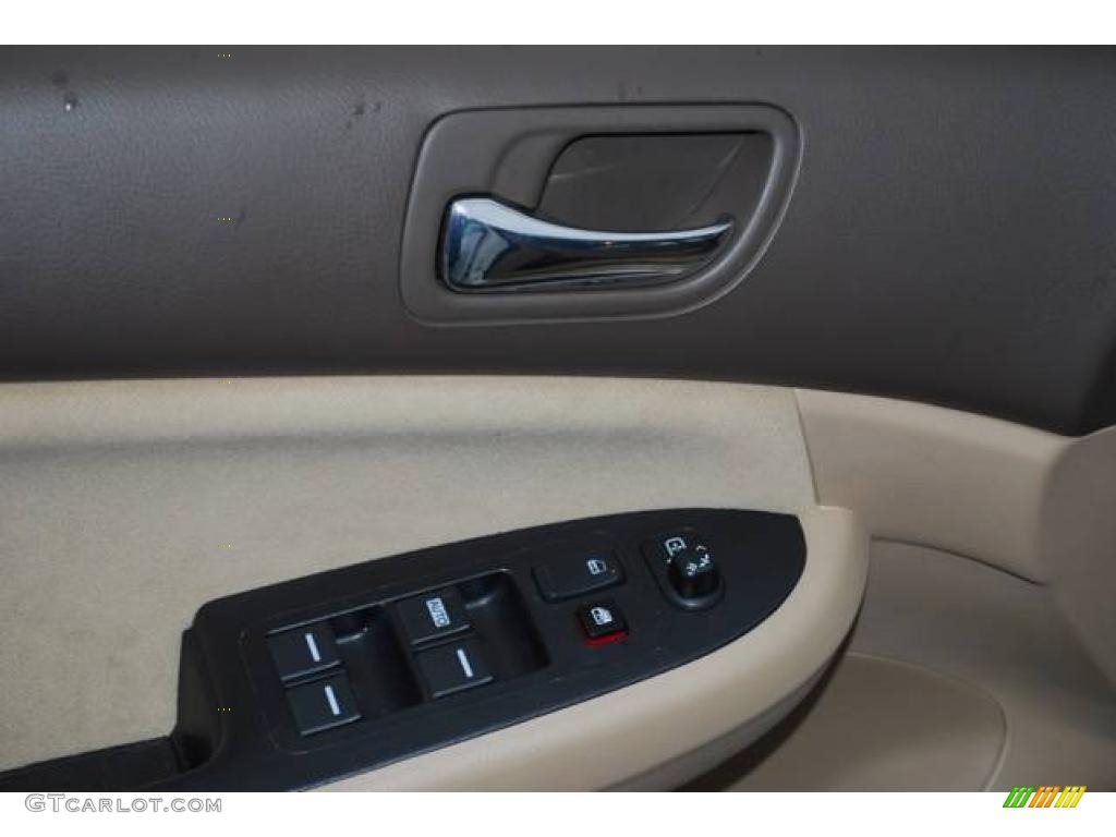 2007 Accord SE V6 Sedan - Taffeta White / Ivory photo #13