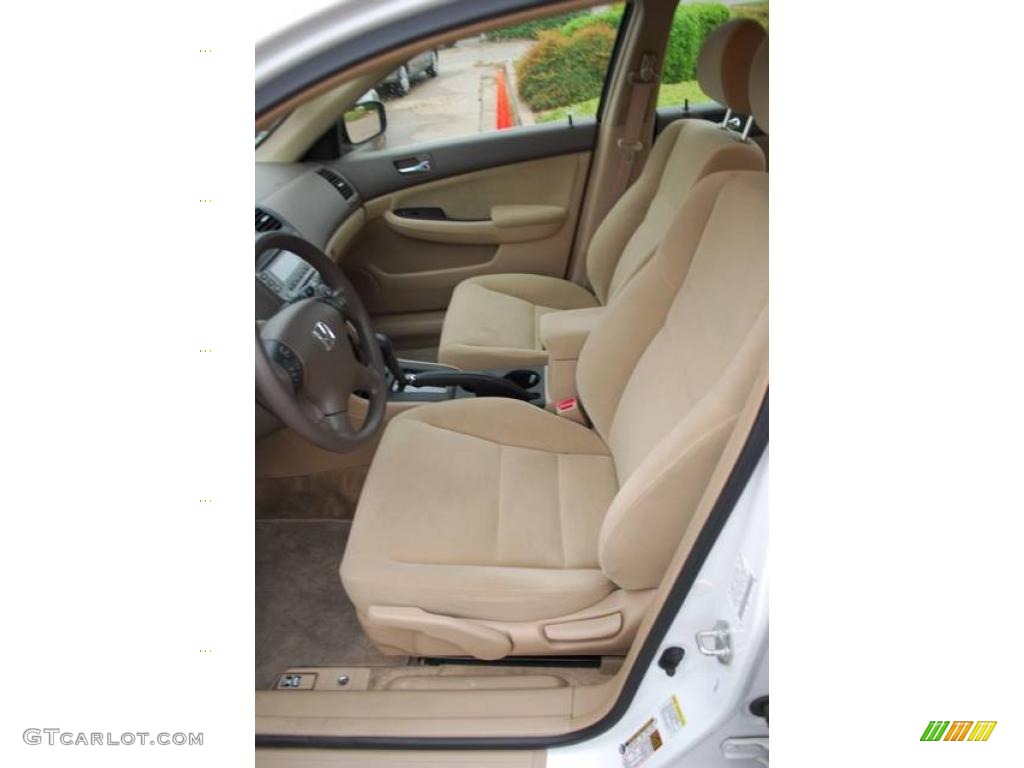 2007 Accord SE V6 Sedan - Taffeta White / Ivory photo #15