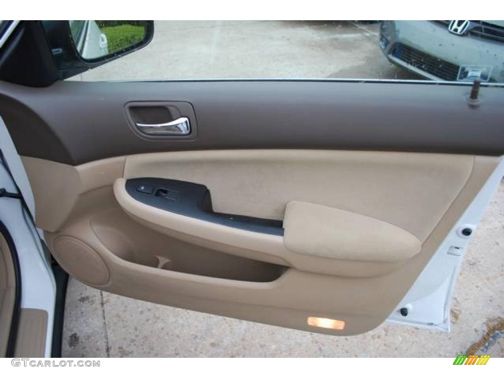 2007 Accord SE V6 Sedan - Taffeta White / Ivory photo #18