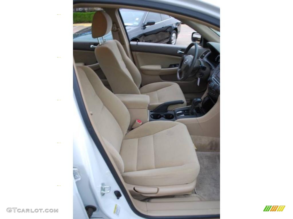 2007 Accord SE V6 Sedan - Taffeta White / Ivory photo #21