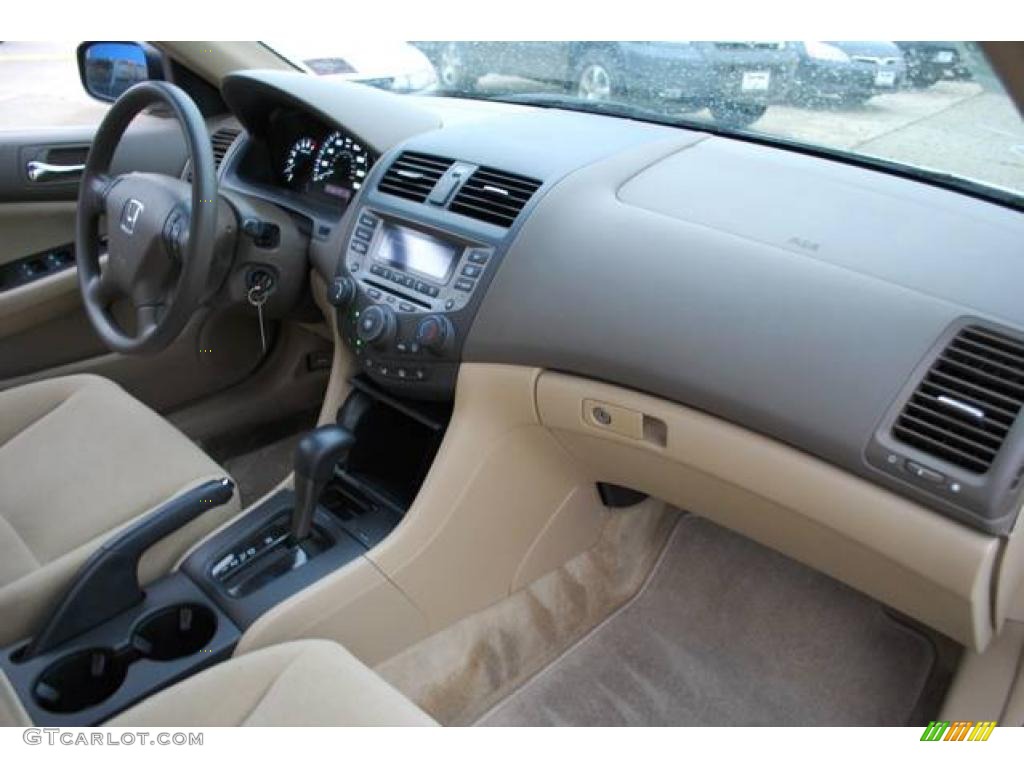 2007 Accord SE V6 Sedan - Taffeta White / Ivory photo #22